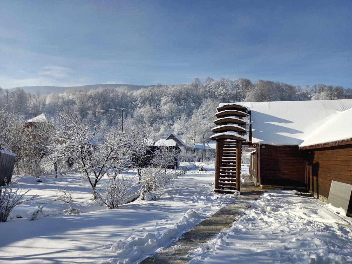 Садиба Райський Куточок ซีเนวีร์ ภายนอก รูปภาพ